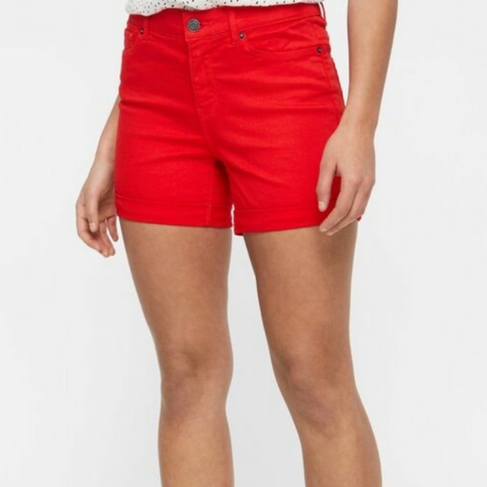 Vero Moda Hot Seven Stretch Mid Rise Slim Red Shorts Size Large